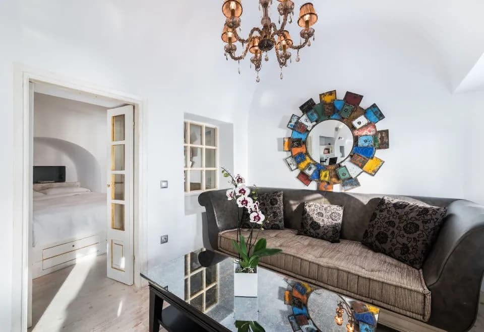 Hyperion Oia Suites