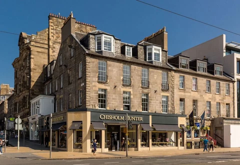 Destiny Scotland - Chisholm Hunter Suites