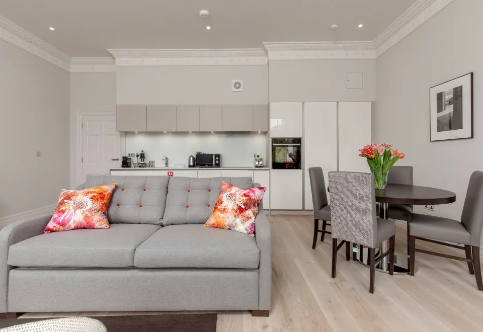 Destiny Scotland - Chisholm Hunter Suites