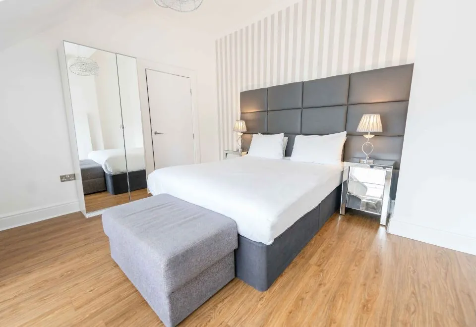 Edinburgh Castle Apartments
