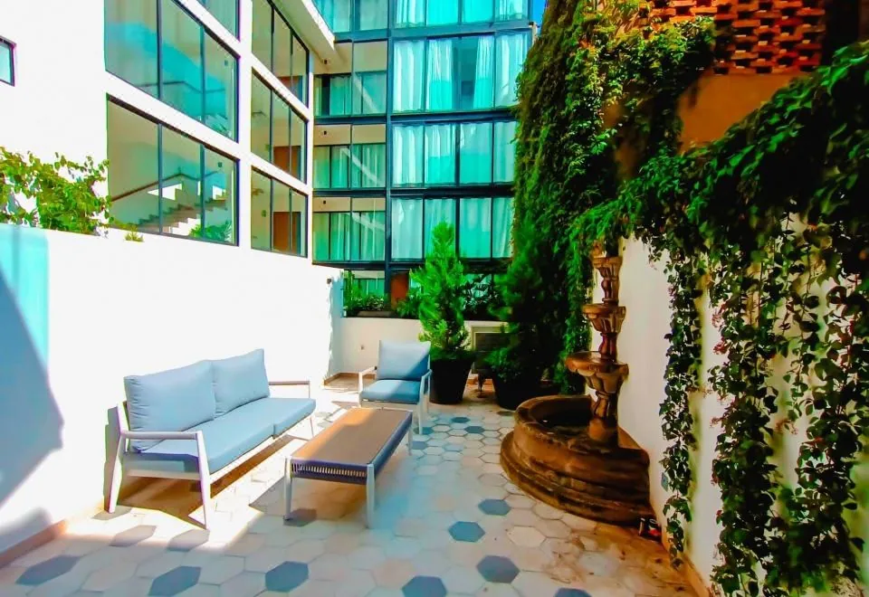 HOTEL LUCA