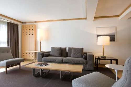 Motel (Shanghai Lujiazui Yushan Road Yuanshen Sports Center)