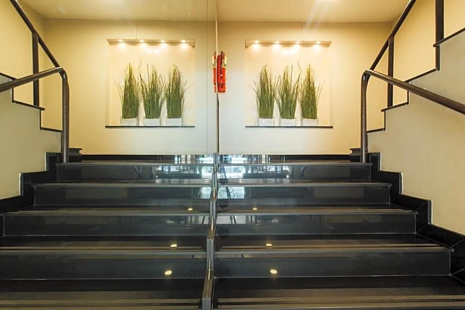 Seasons Siam Hotel