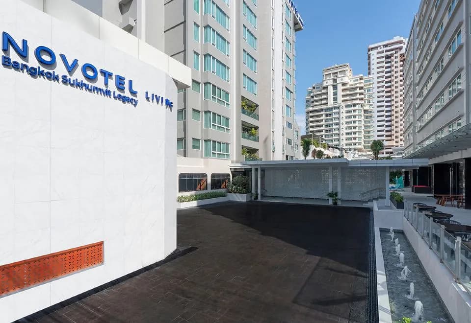 Novotel Living Bangkok Sukhumvit Legacy