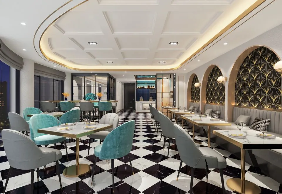 Deluxe Hotel