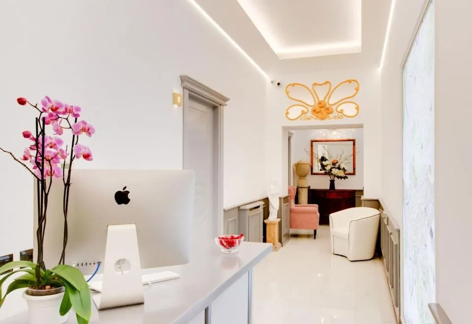 Queen Palace Suites