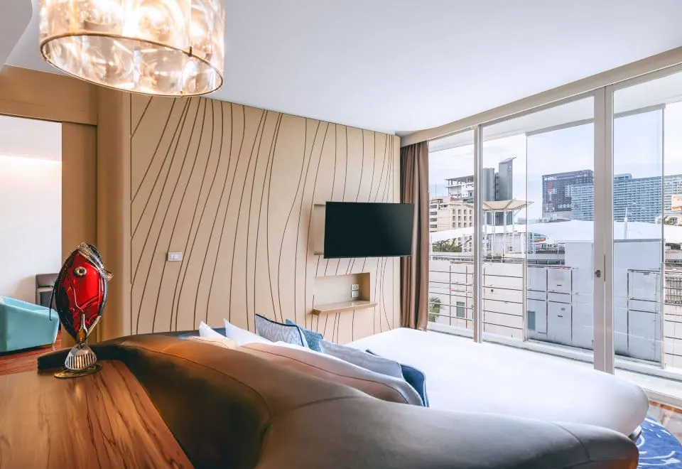Hotel Baraquda Pattaya by Heeton