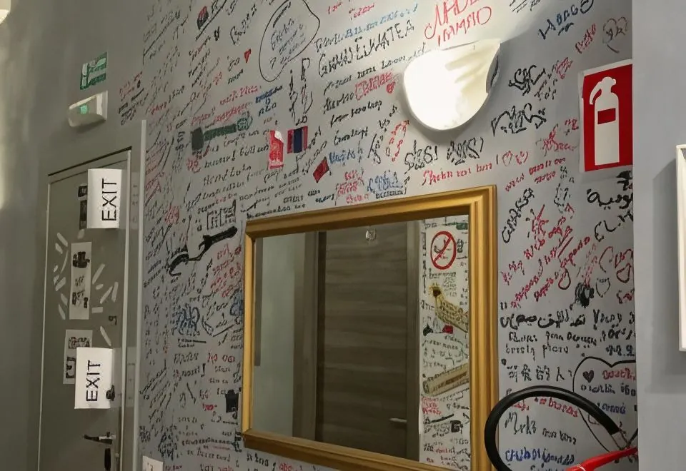 Gloria Hostel