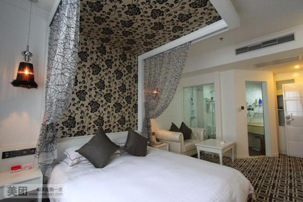 Elegance Bund Hotel