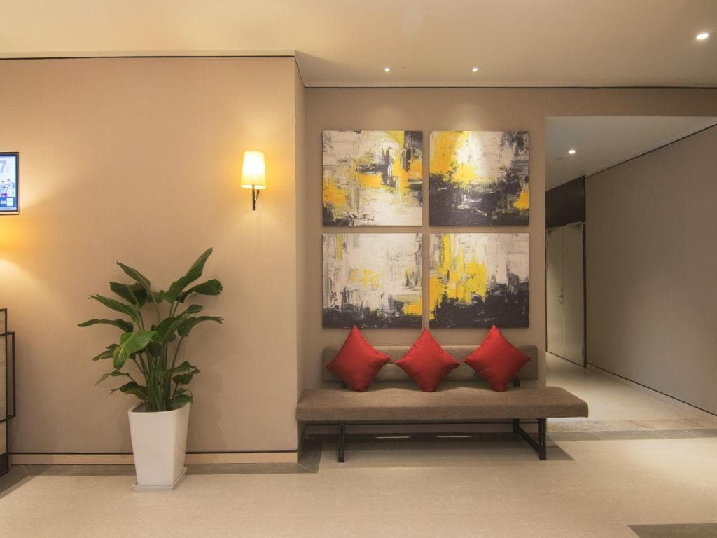 Home Inn Plus Shanghai New International Expo Center Yushan Road Yuanshen Sports