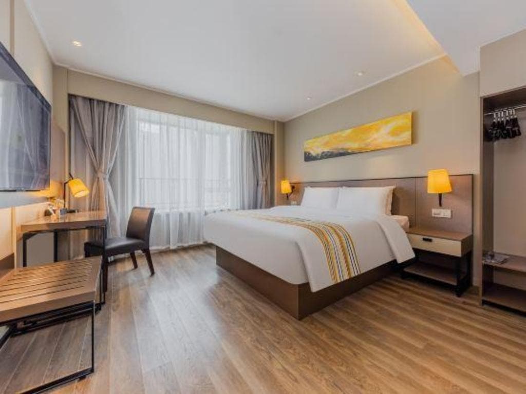 Home Inn Plus Shanghai New International Expo Center Yushan Road Yuanshen Sports