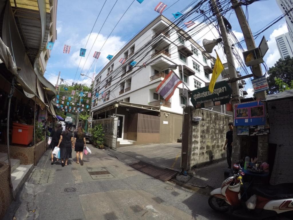 S Apartment