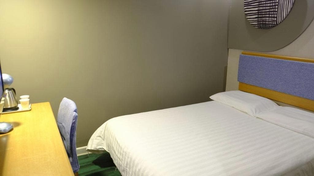Home Inn (Guangzhou Jiefang Middle Road Gongyuanqian Metro Station)