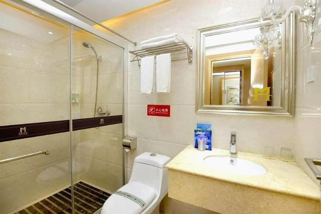 Feili International Hotel (Guangzhou Zhongshan Yidongshankou Subway Station)