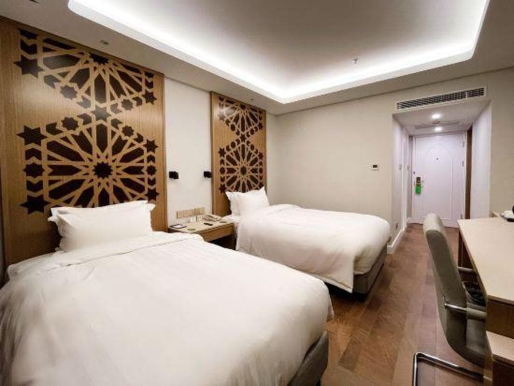 Shanghai Pearl Hotel
