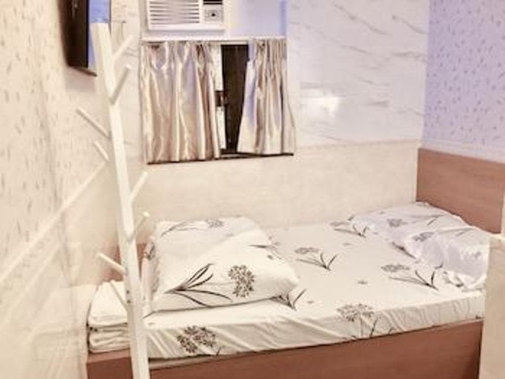 New Style Guest House (Phoenix Apartments)