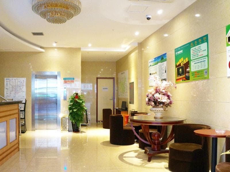 GreenTree Inn (Shanghai Xintiandi Laoximen Metro Station)