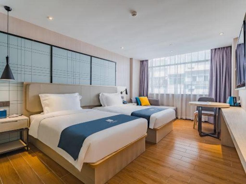Yishang Hotel (Guangzhou Donghu Subway Station Dashatou Zhujiang Night Tour Marina Branch)