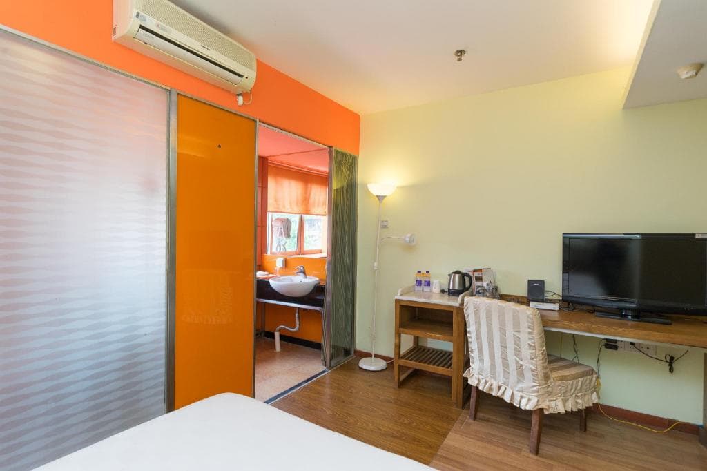 Yile Road Garden Inn