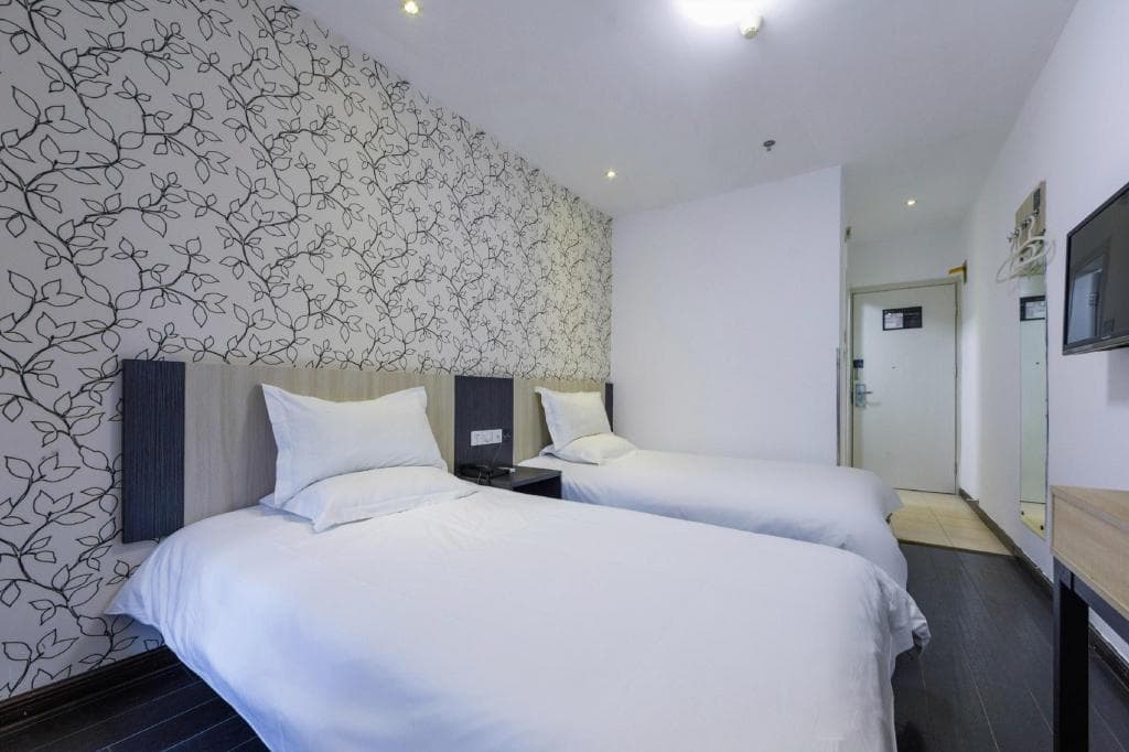 Red House Hotel