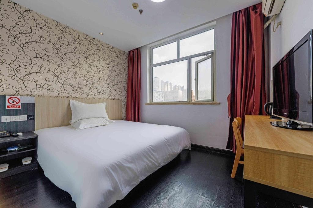 Red House Hotel