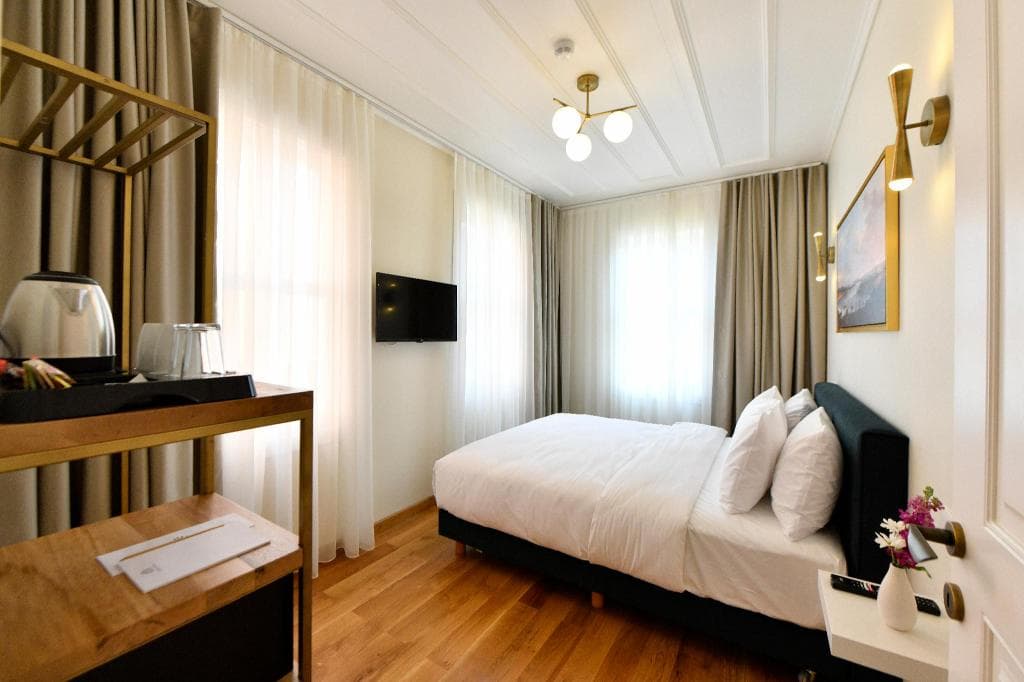 Agras Hotel