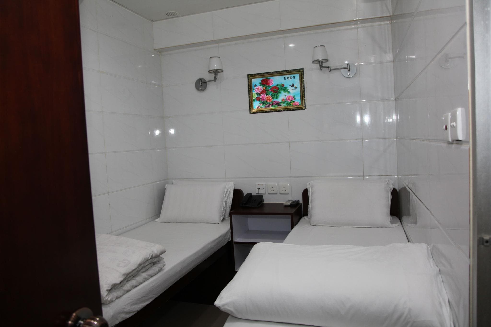Pay-Less Guest House