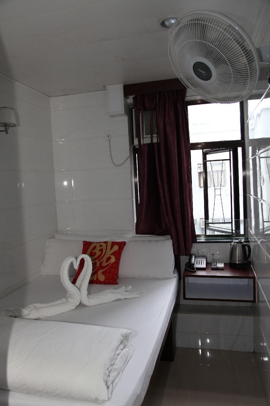Pay-Less Guest House