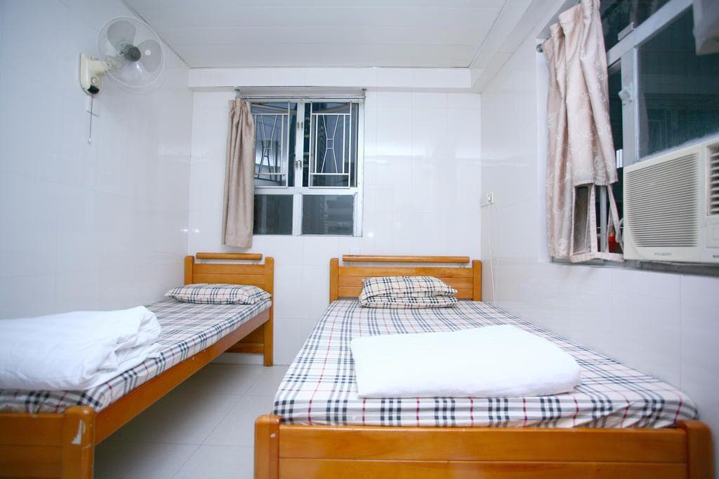 Pay-Less Guest House