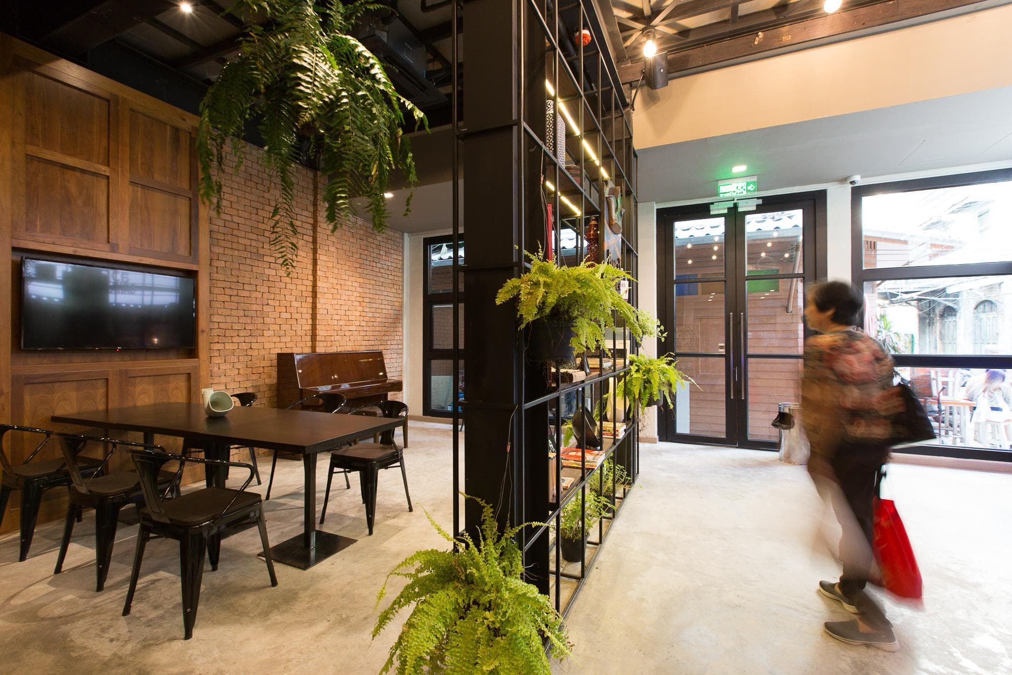 Prince Theatre Heritage Stay Hostel - Silom