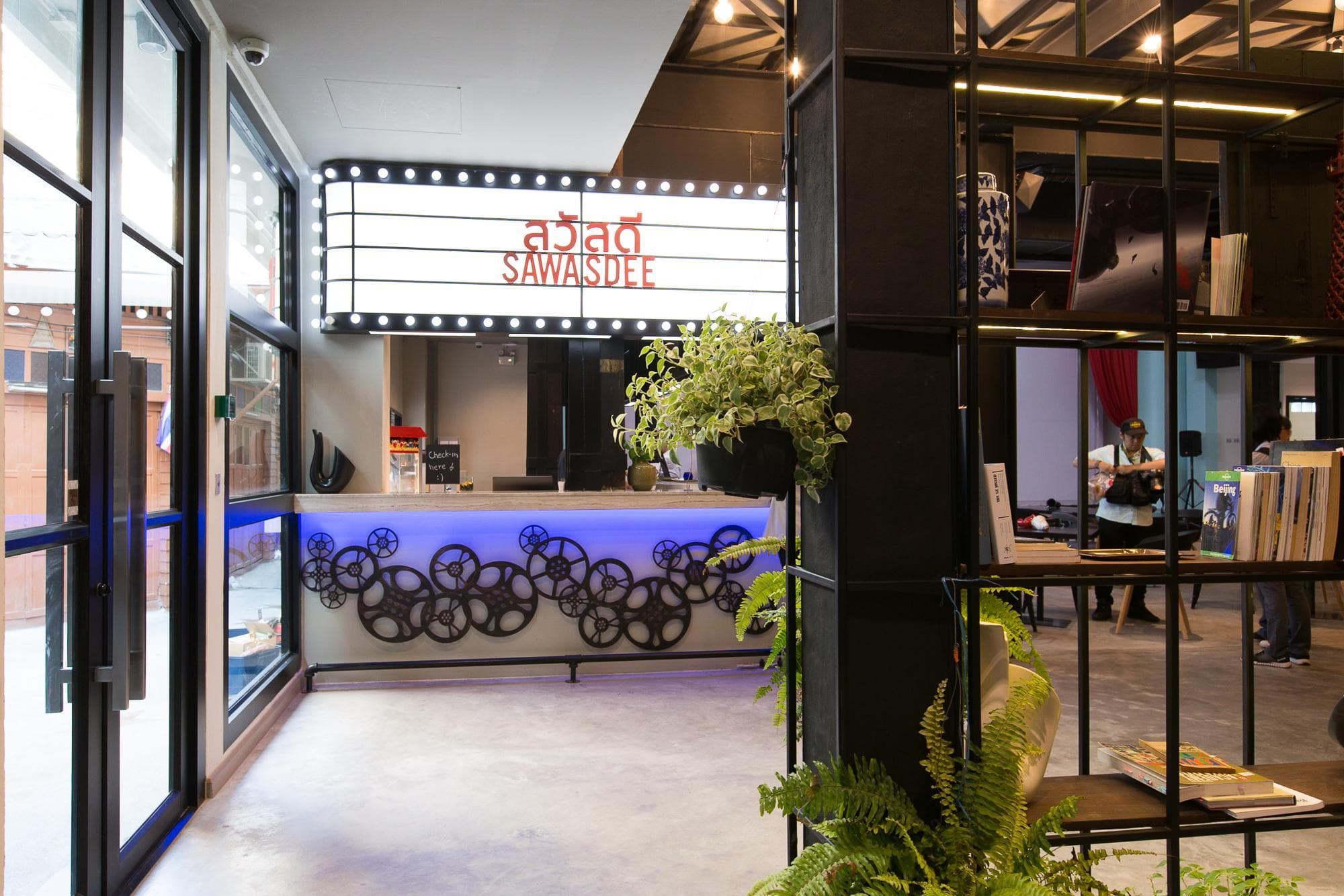 Prince Theatre Heritage Stay Hostel - Silom