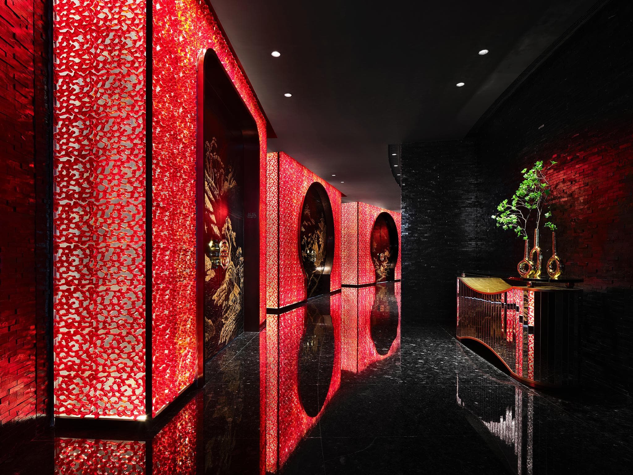 J Hotel, Shanghai Tower