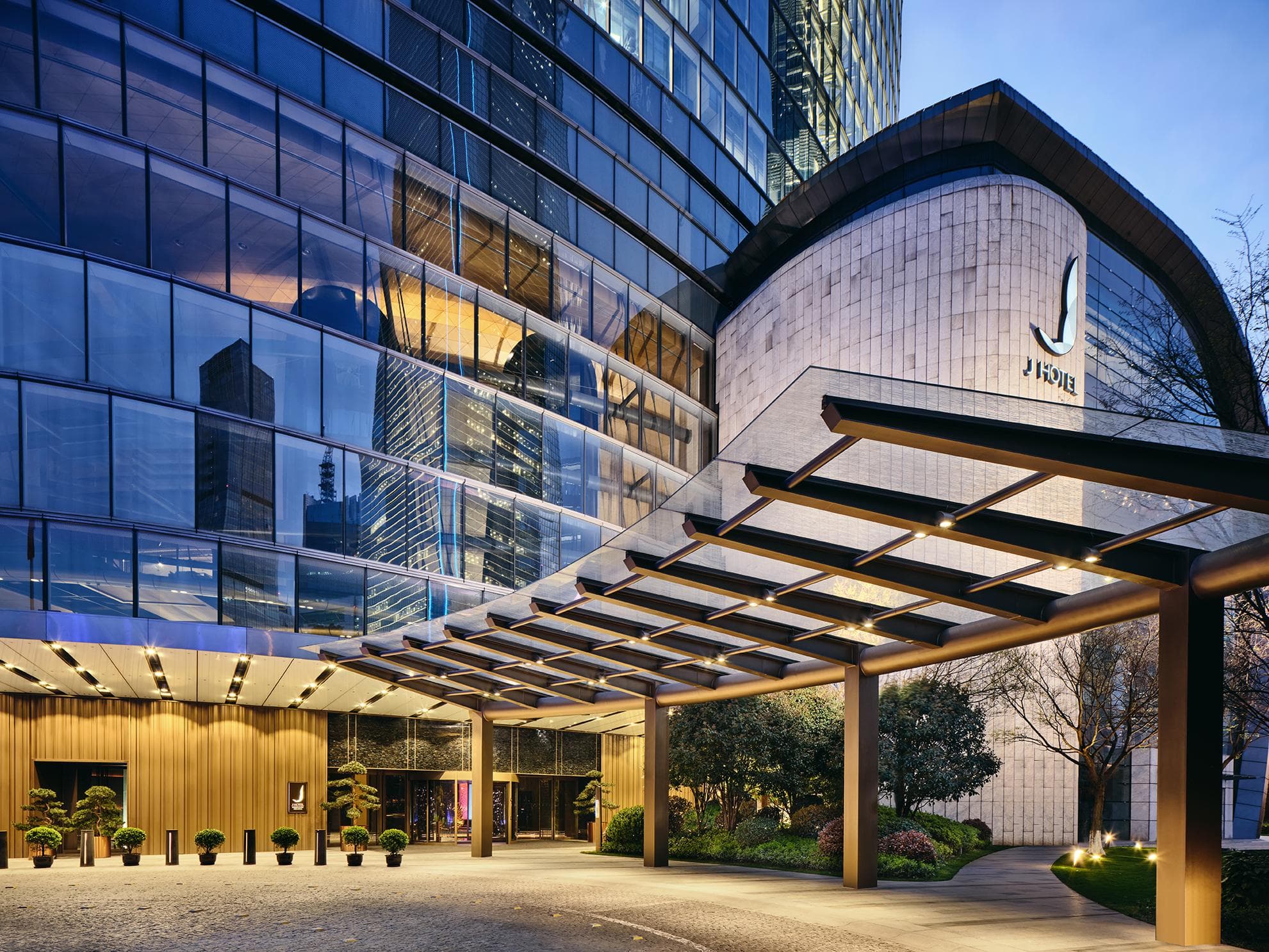 J Hotel, Shanghai Tower