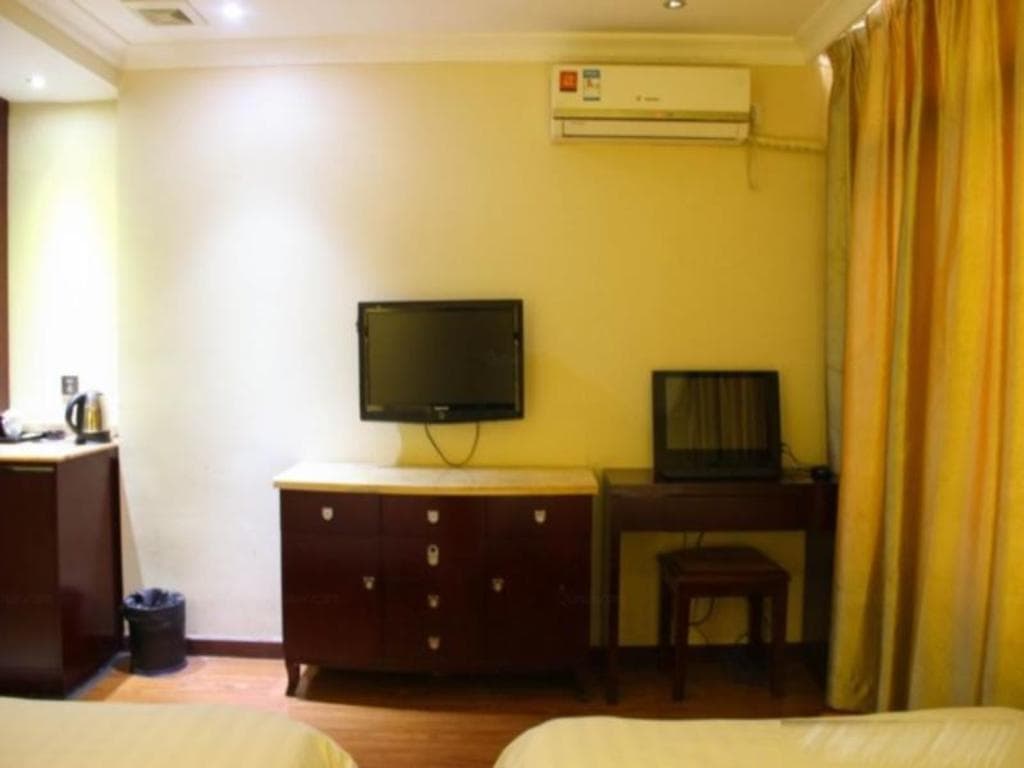 Sinan Hotel (Guangzhou Lujiang Subway Station International Textile City)