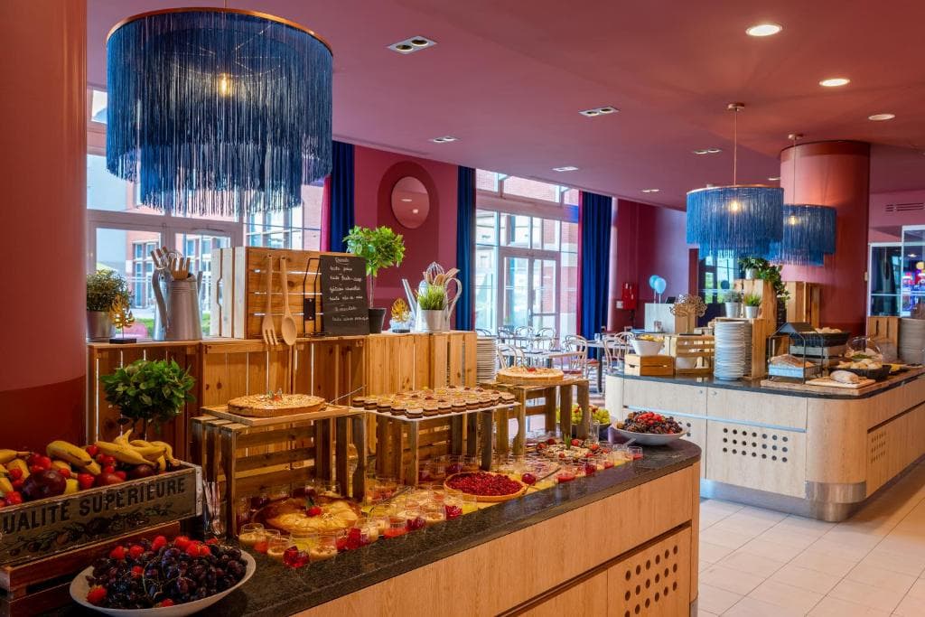 Grand Magic Hotel