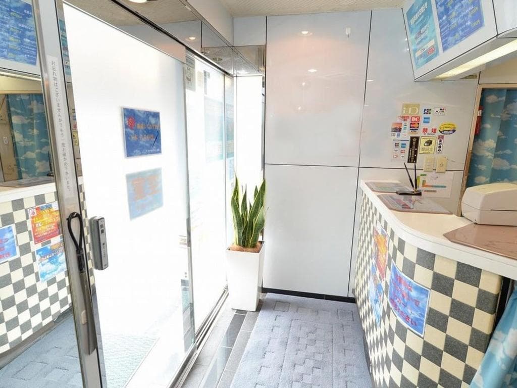 Capsule Inn Shimbashi - Men Only
