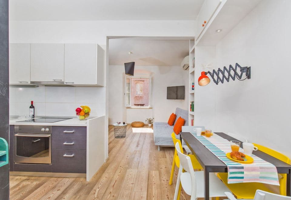 Apartment & Room Joy