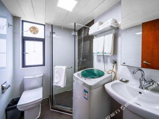 Good World Apartment (Guangzhou Cancer Hospital Taojin Metro Station)