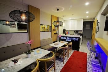 Istanbul Box Hotel