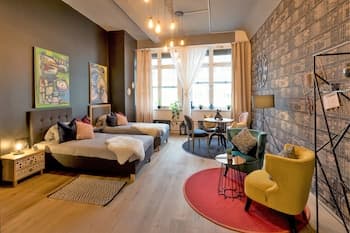 Design Hostel P182