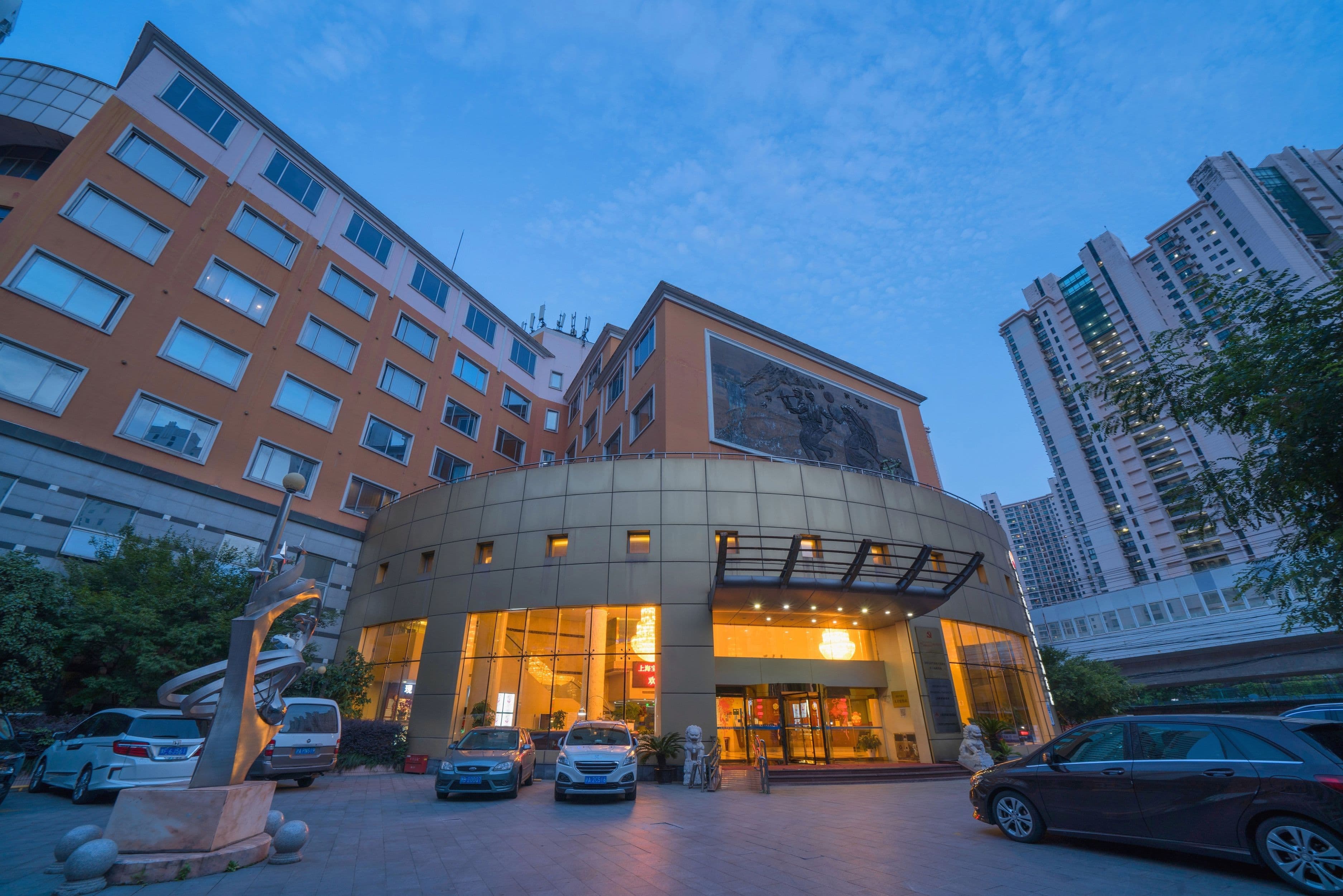 Gem Flower Hotel