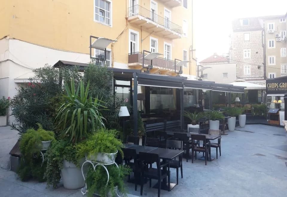 Apartments Marmont