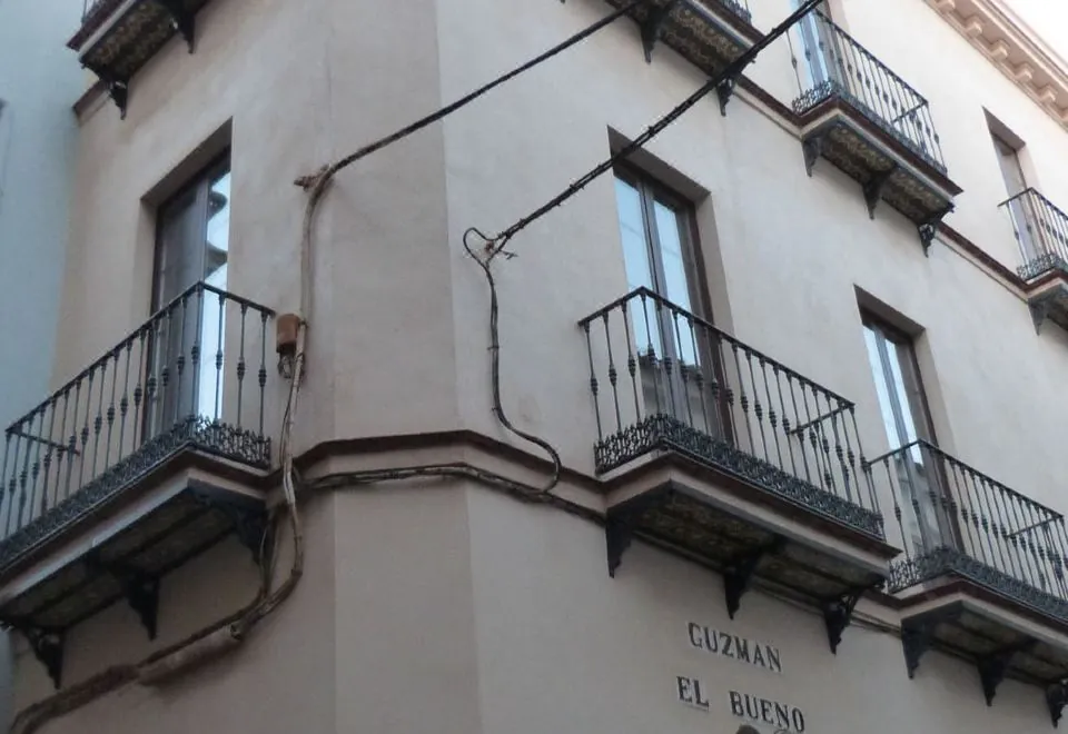Guzman El Bueno Suites