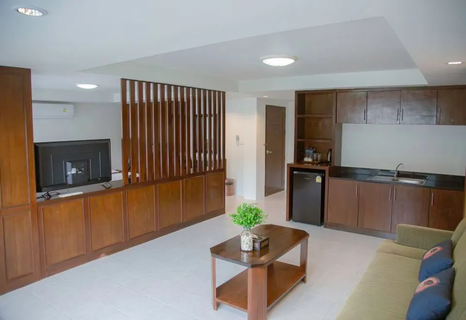 RoomQuest Kalim Beach