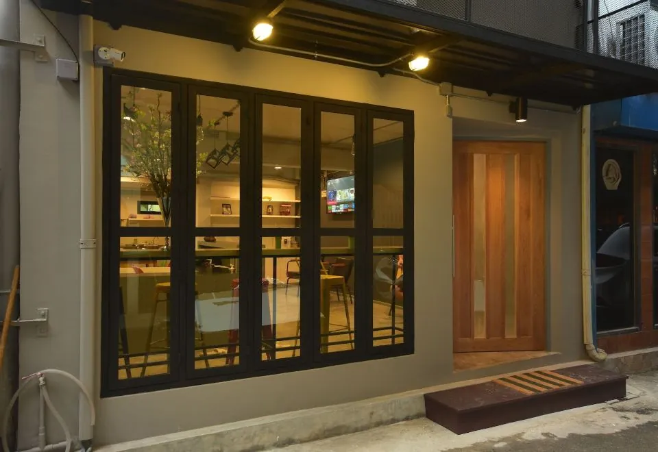 The Chatbox Silom Hostel
