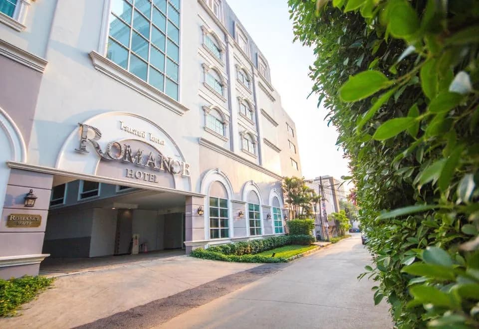 Romance Hotel Srinakarin