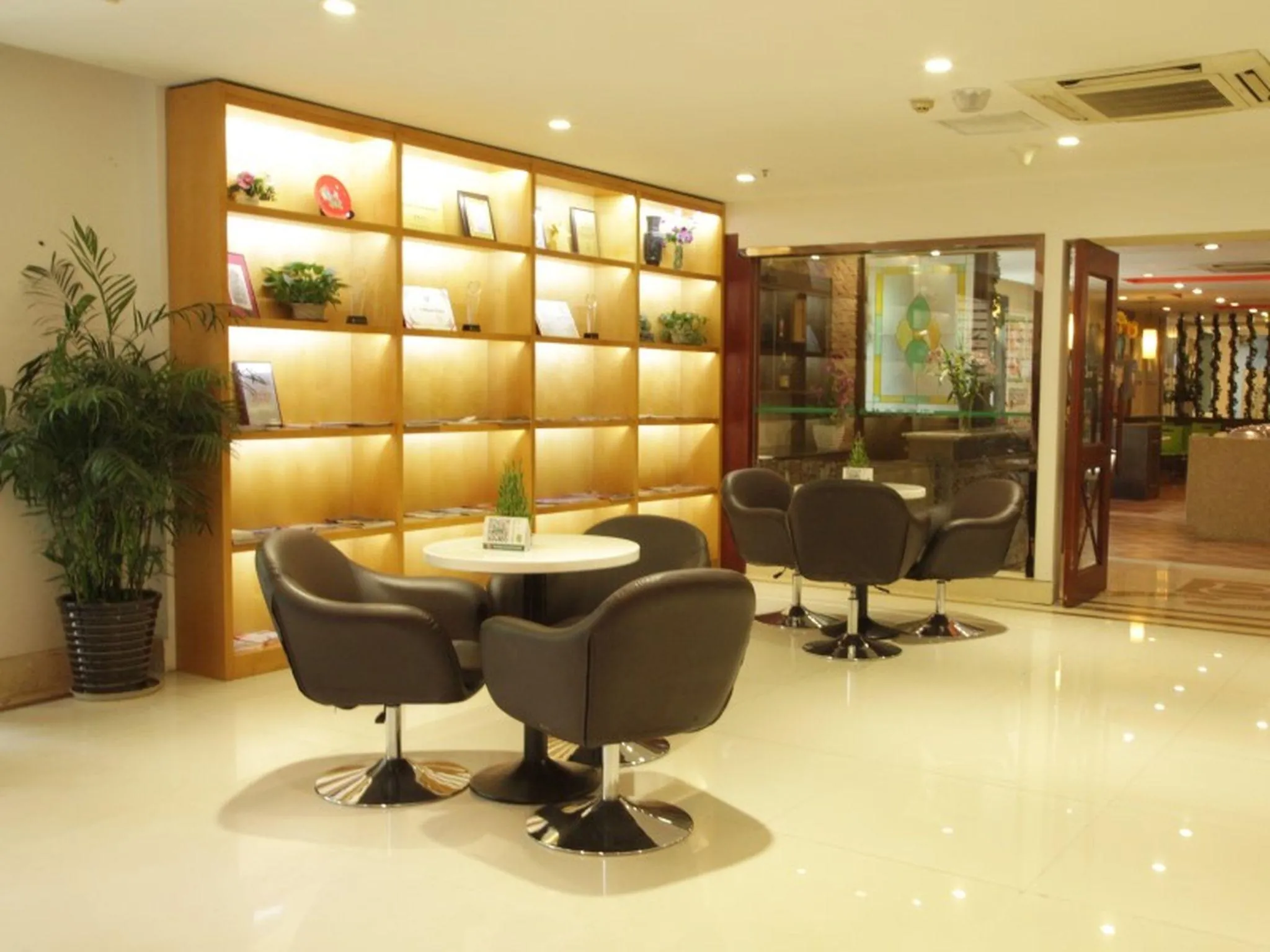 VX Hotel (Shanghai Railway Station Store)