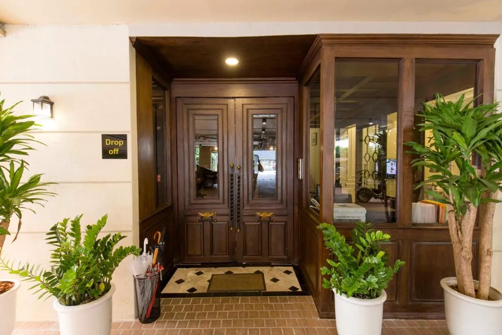 The LA49 Hotel