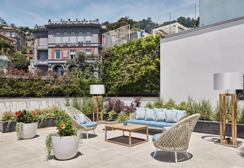 De Bonart Naples, Curio Collection by Hilton