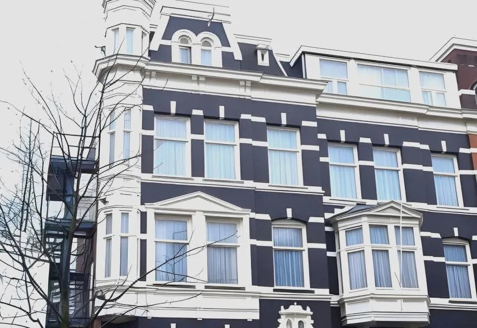 Owl Hotel